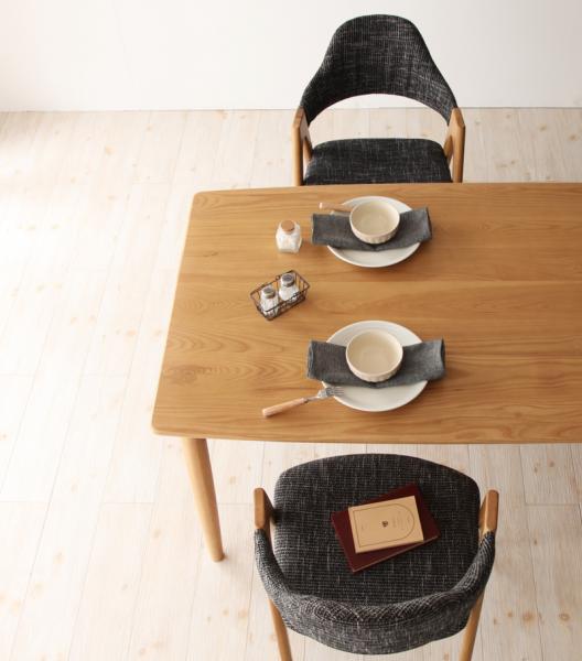 タモ無垢材テーブル デザイナーズチェアのおしゃれダイニングテーブル